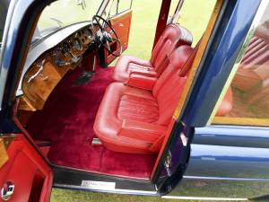 Image 30/50 of Bentley S 2 Continental Flying Spur (1962)