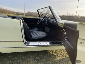 Image 12/33 de Alfa Romeo 2000 Spider (1960)