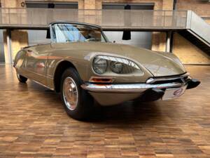 Image 14/31 of Citroën DS 21 Usine (1970)