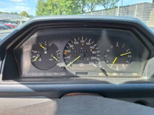 Image 8/11 of Mercedes-Benz 300 D (1986)
