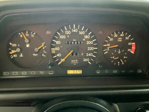 Image 24/62 of Mercedes-Benz E 500 (1995)