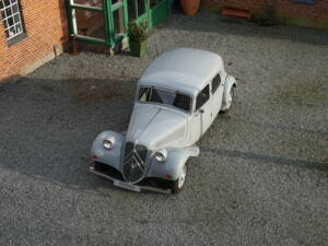 Immagine 8/17 di Citroën Traction Avant 11 B (1955)