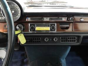 Immagine 8/15 di Mercedes-Benz 280 E (1972)