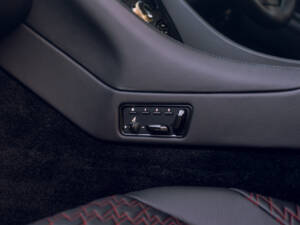 Bild 64/98 von Aston Martin Vanquish Zagato Shooting Brake (2019)
