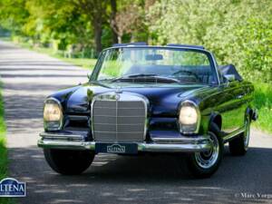 Image 6/52 of Mercedes-Benz 220 SE b (1963)