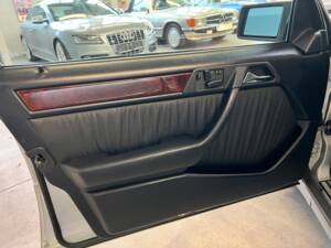 Image 50/62 of Mercedes-Benz E 500 (1995)