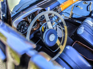 Bild 2/25 von Mercedes-Benz 220 SE b (1964)