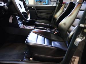 Immagine 25/38 di Mercedes-Benz 190 E 2.5-16 (1992)