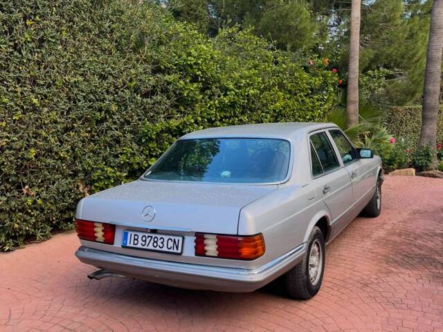 Imagen 1/4 de Mercedes-Benz 280 SE (1984)