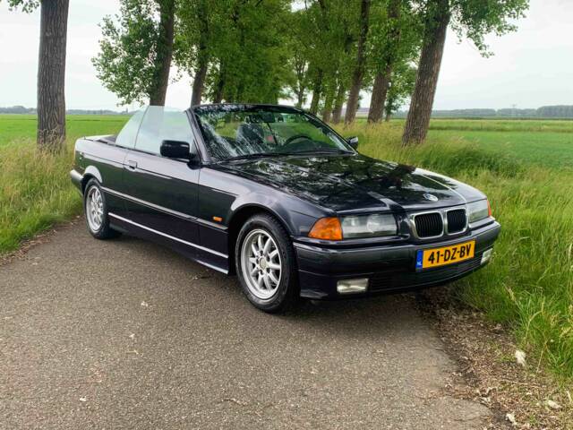 Bild 1/5 von BMW 318i (1997)