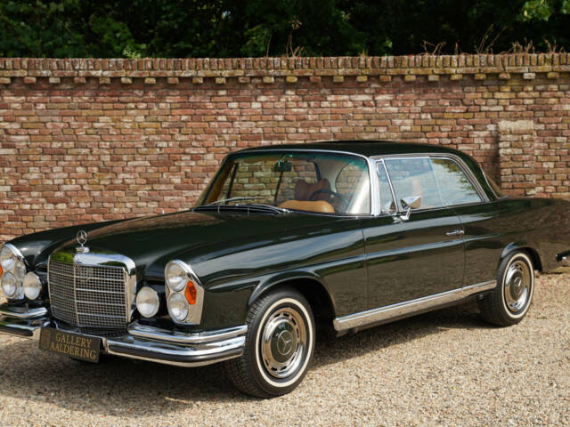 Immagine 1/50 di Mercedes-Benz 280 SE 3,5 (1971)