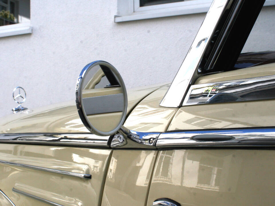 Bild 21/28 von Mercedes-Benz 220 Cabriolet A (1952)