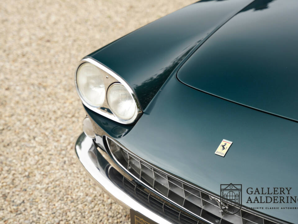 Immagine 33/50 di Ferrari 330 GT 2+2 (1965)