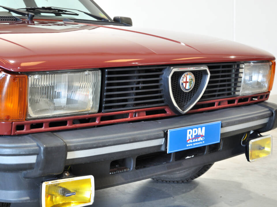 Bild 18/38 von Alfa Romeo Giulietta 1.6 (1983)