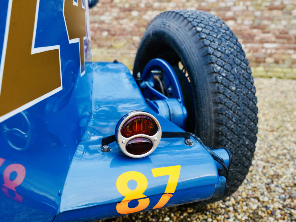 Image 45/50 of Graham 8 Lucenti Special (1932)