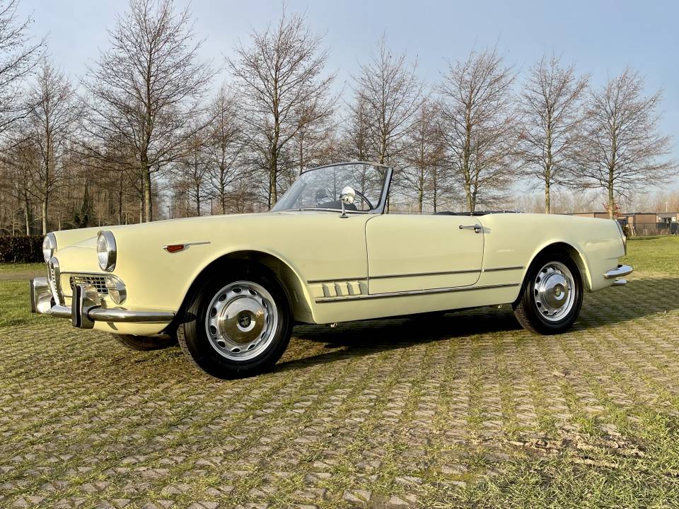 Image 8/33 de Alfa Romeo 2000 Spider (1960)
