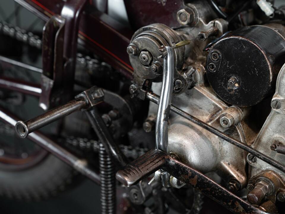 Image 18/46 de Moto Guzzi DUMMY (1972)