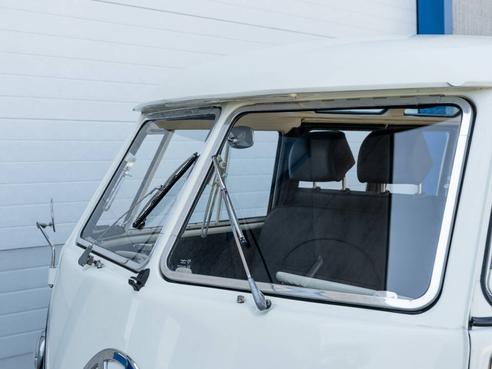 Immagine 34/89 di Volkswagen T1 Samba (1966)