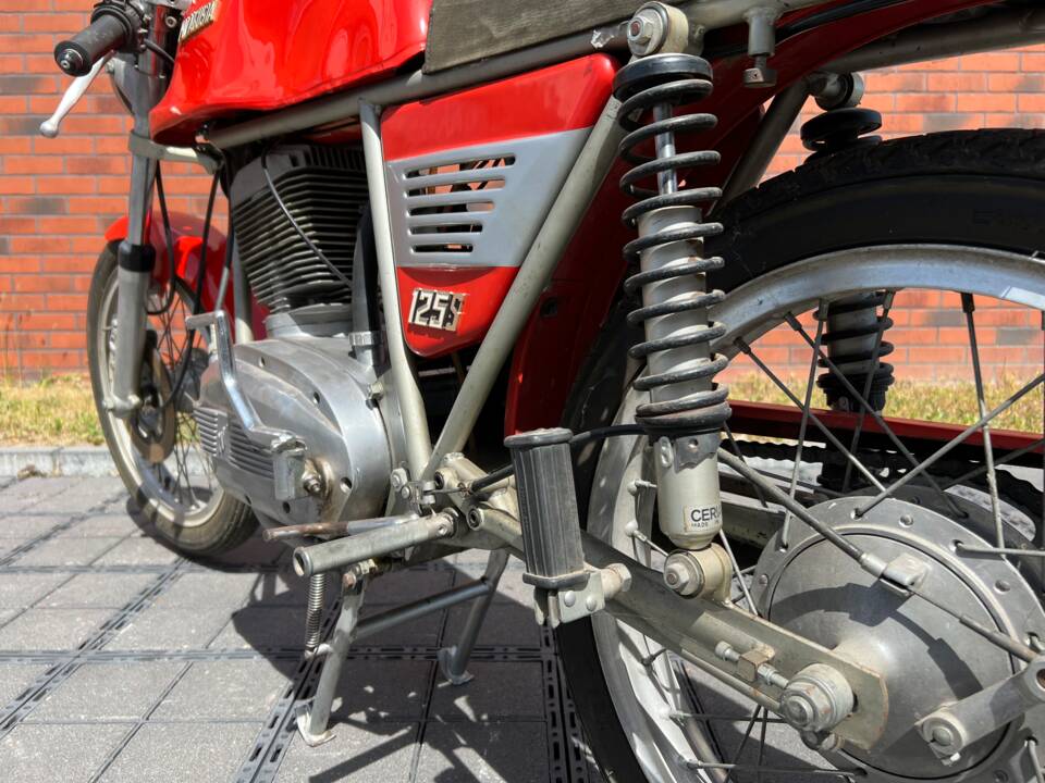 Bild 11/17 von MV Agusta DUMMY (1972)