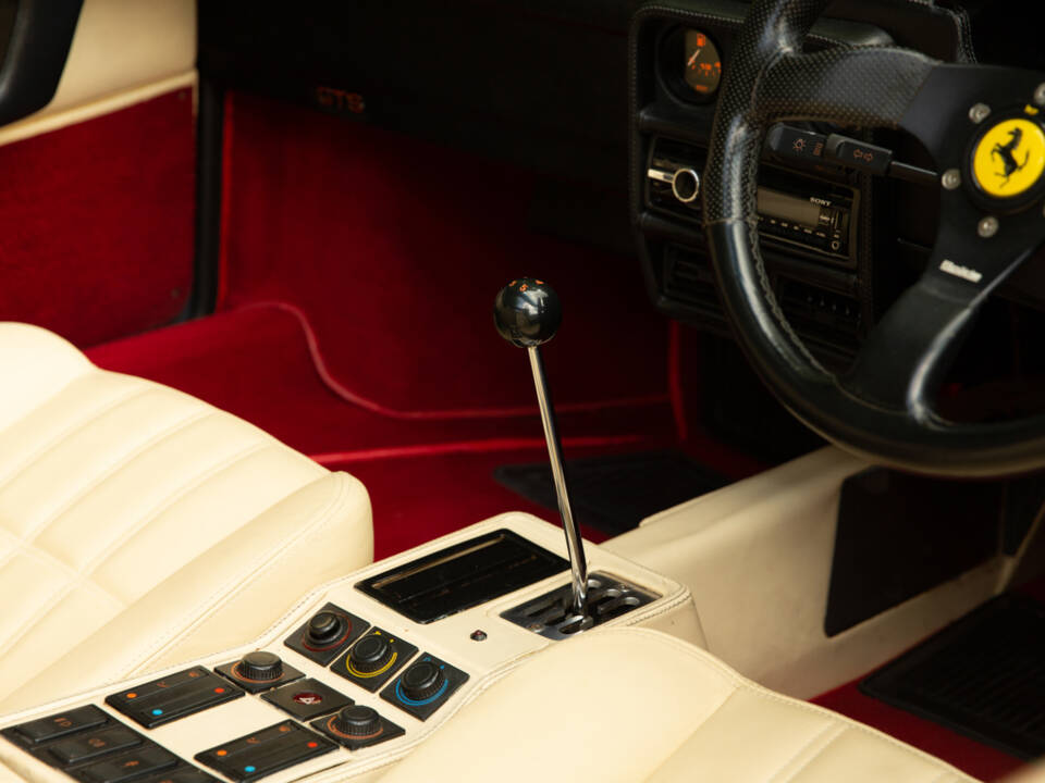 Image 13/49 of Ferrari 328 GTS (1988)