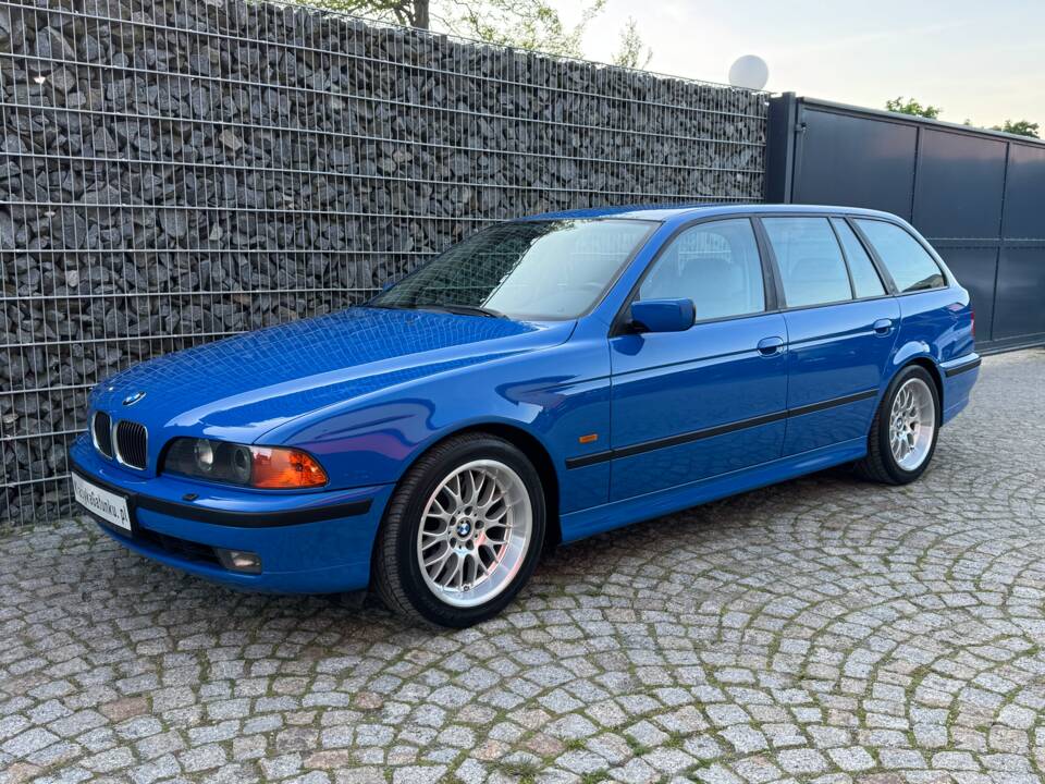 Bild 2/100 von BMW 540i Touring (1998)