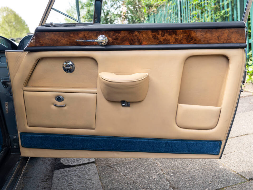 Image 22/27 de Bentley S 3 Continental (1963)