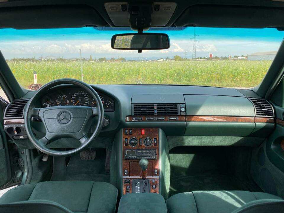 Imagen 11/28 de Mercedes-Benz 500 SE (1991)