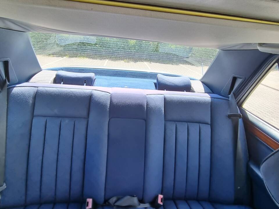 Bild 9/12 von Mercedes-Benz E 220 (1994)