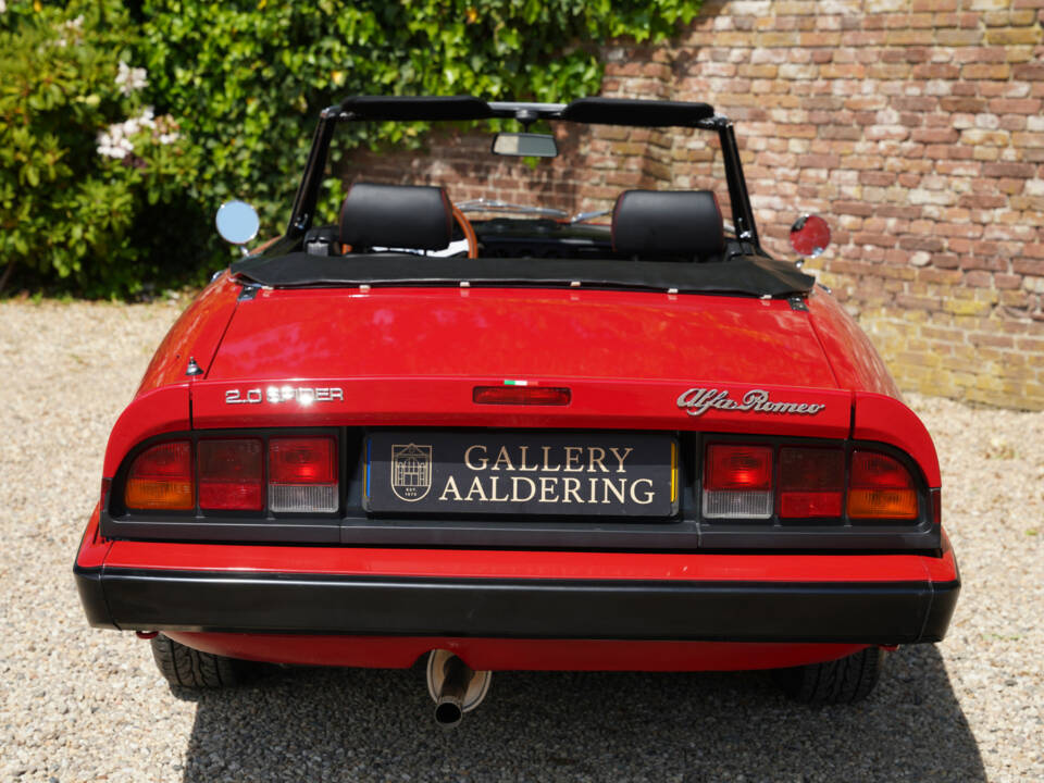 Afbeelding 50/50 van Alfa Romeo 2.0 Spider (1990)