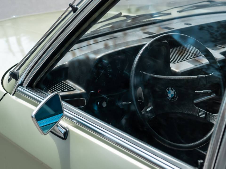 Immagine 15/31 di BMW 520 (1974)