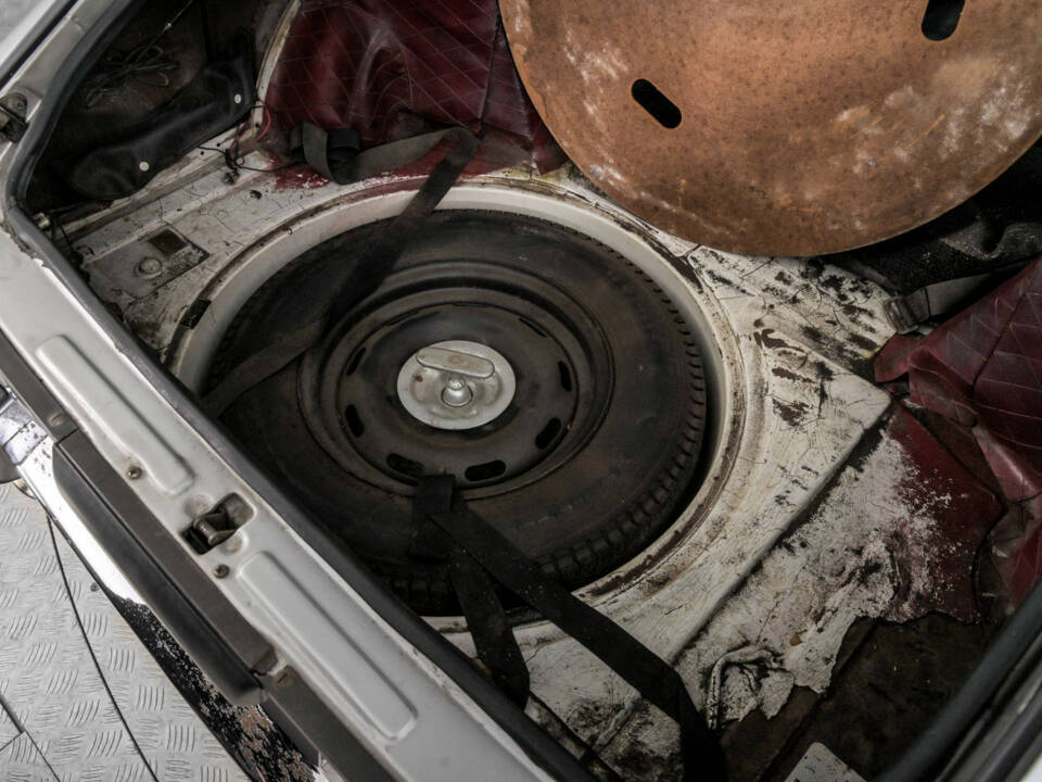 Image 45/50 of Datsun 240 Z (1972)