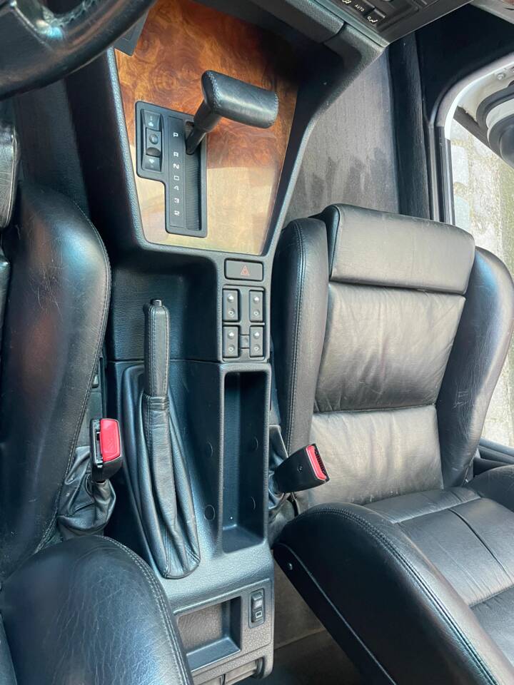 Image 55/82 of BMW 525i (1993)