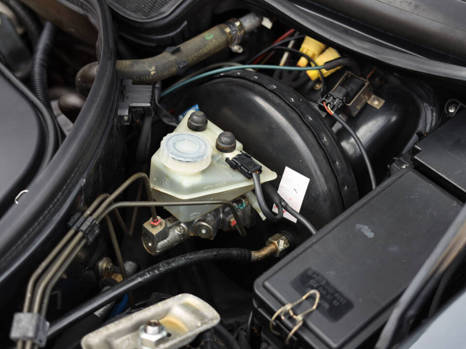 Bild 28/98 von Mercedes-Benz 300 E-24 (1992)