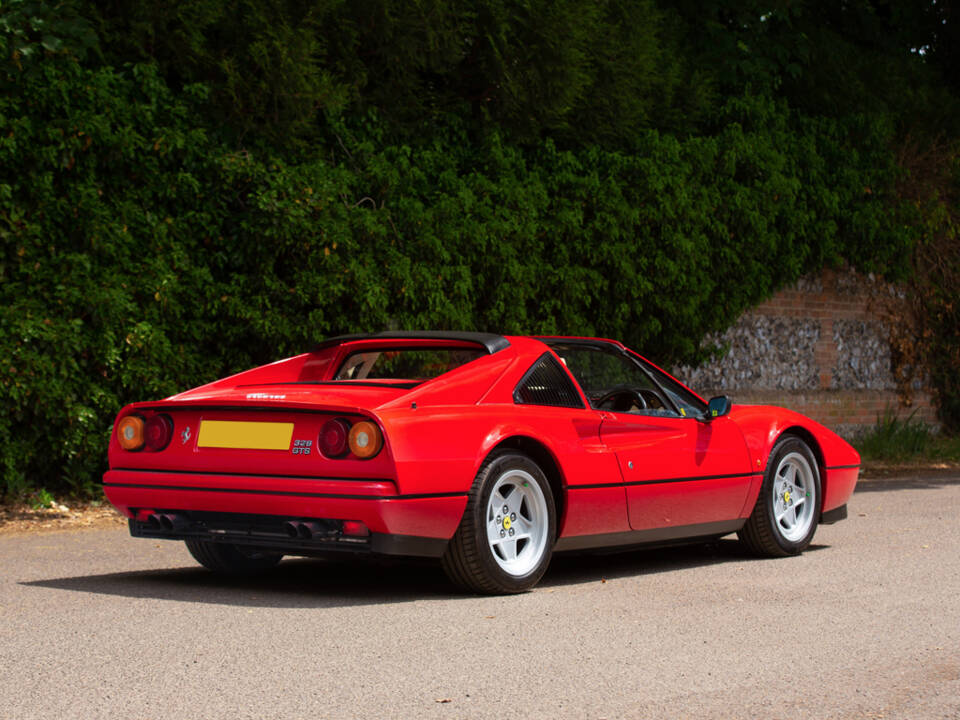 Image 2/49 of Ferrari 328 GTS (1988)