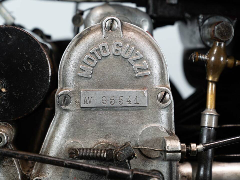 Image 12/46 de Moto Guzzi DUMMY (1972)