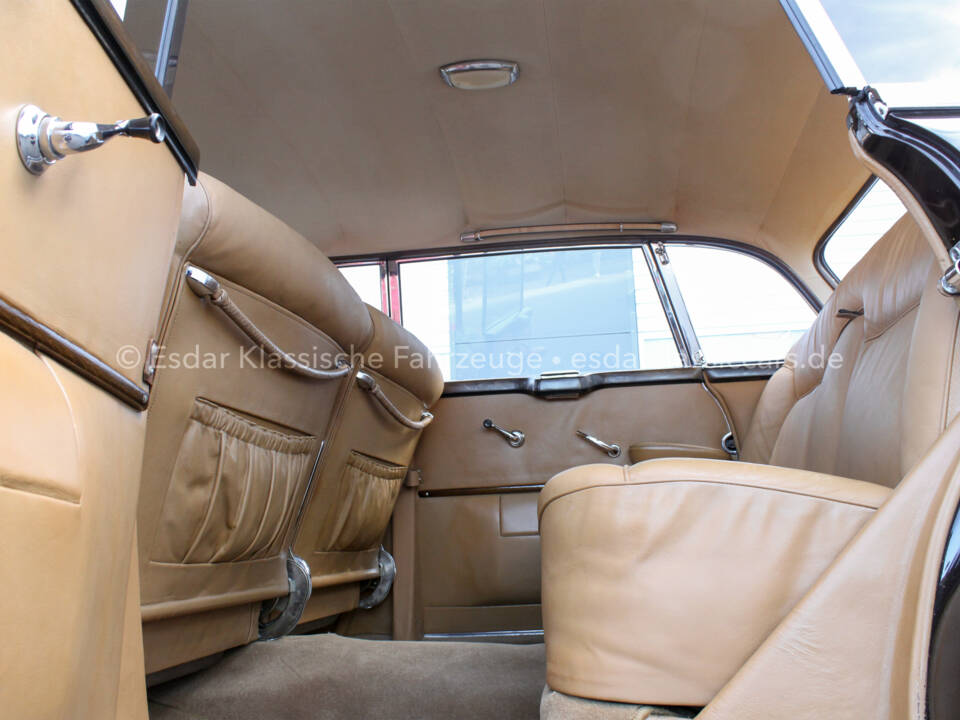 Bild 17/39 von Mercedes-Benz 300 d (1961)