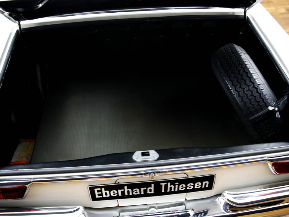 Bild 21/25 von Mercedes-Benz 300 SE (1963)