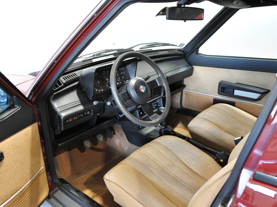 Bild 20/38 von Alfa Romeo Giulietta 1.6 (1983)
