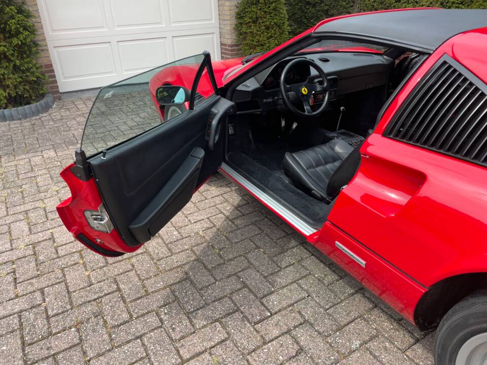 Immagine 25/48 di Ferrari 328 GTS (1989)
