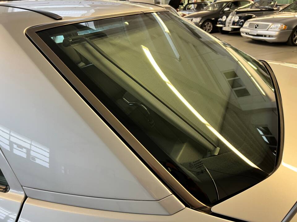 Image 53/62 of Mercedes-Benz E 500 (1995)
