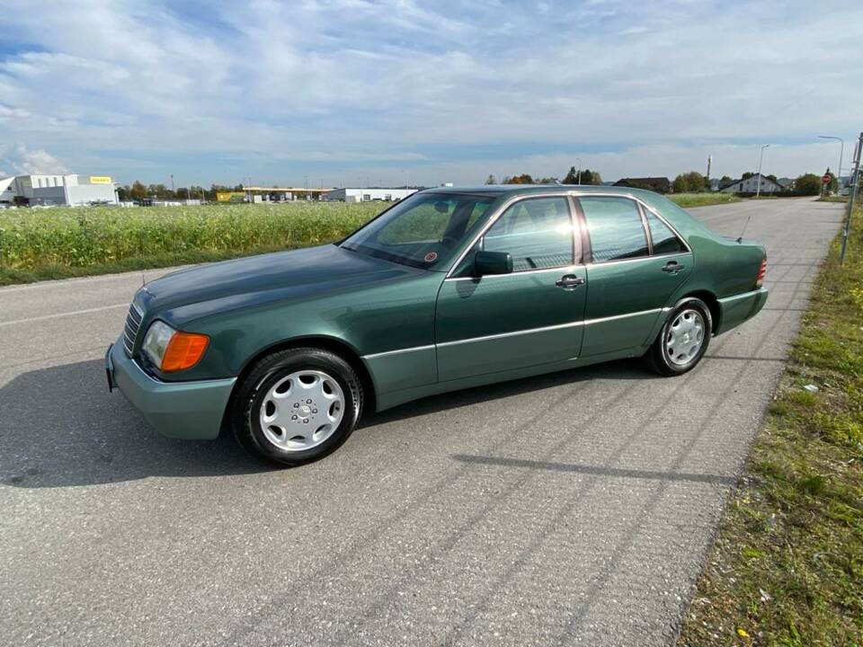 Imagen 8/28 de Mercedes-Benz 500 SE (1991)