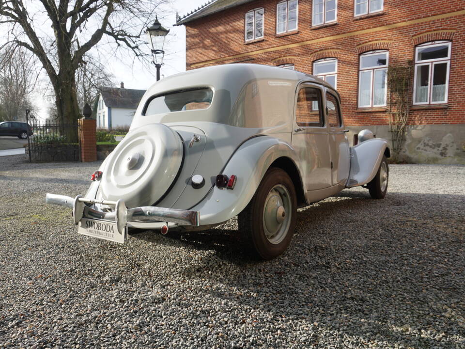 Immagine 5/17 di Citroën Traction Avant 11 B (1955)