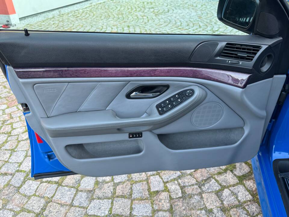 Bild 31/100 von BMW 540i Touring (1998)