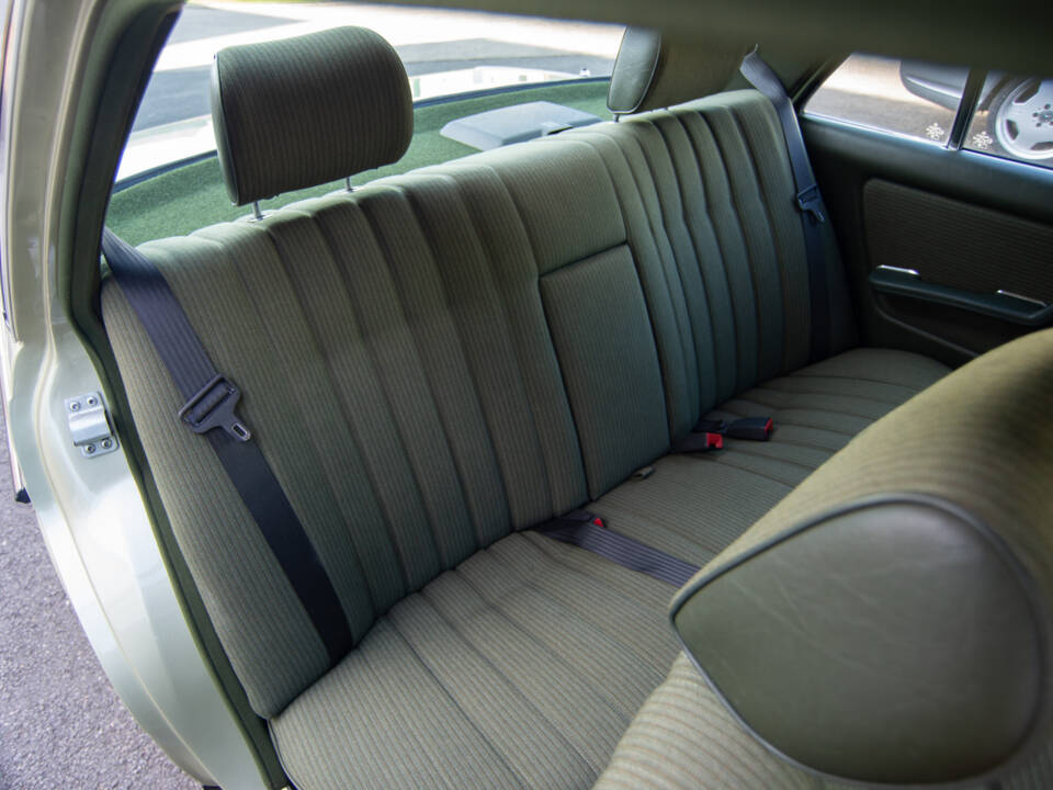 Bild 13/29 von Mercedes-Benz 280 E (1983)