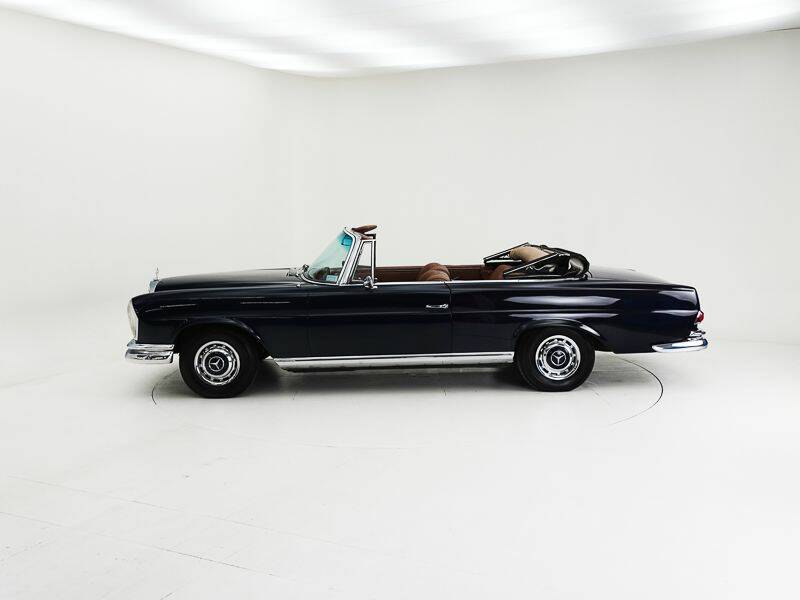 Bild 5/15 von Mercedes-Benz 220 SE b (1964)