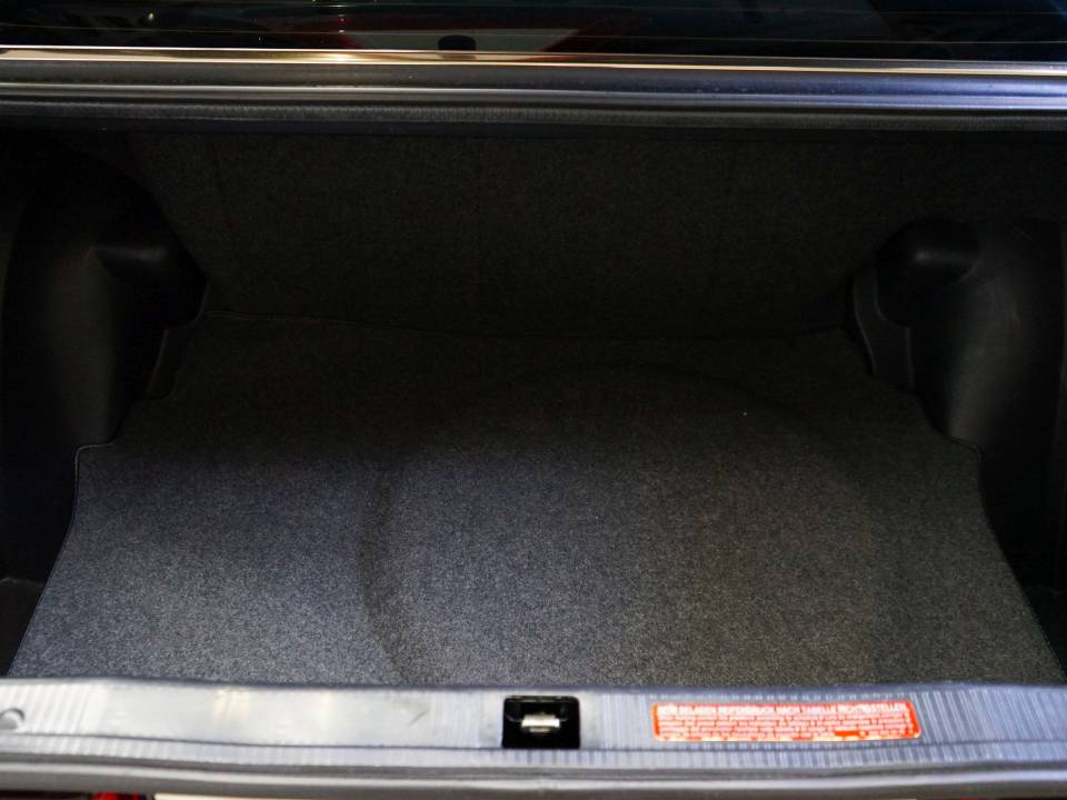 Immagine 18/38 di Mercedes-Benz 190 E 2.5-16 (1992)