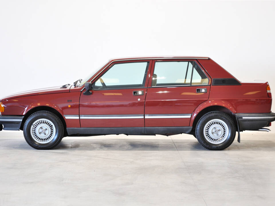 Bild 8/38 von Alfa Romeo Giulietta 1.6 (1983)