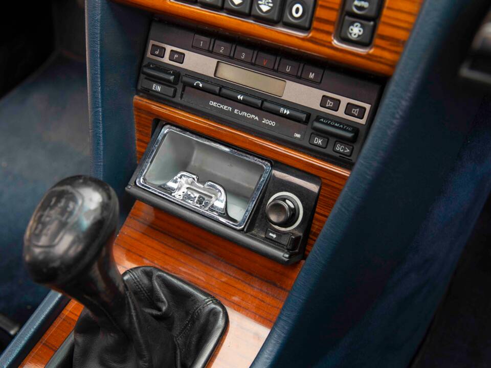Imagen 40/53 de Mercedes-Benz 230 TE (1992)