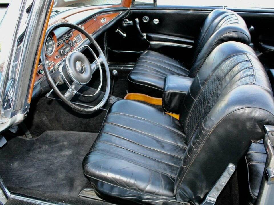 Image 9/17 of Mercedes-Benz 300 SE (1964)
