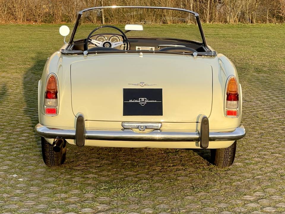 Image 32/33 de Alfa Romeo 2000 Spider (1960)